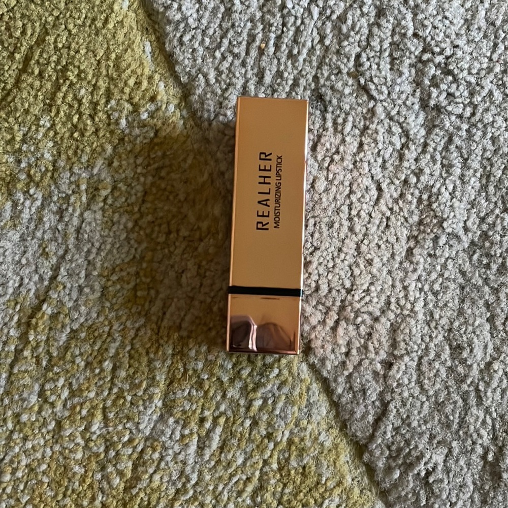 REALHER lipstick- I define beauty myself